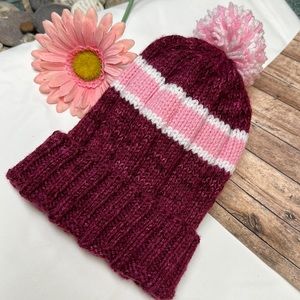 NEW Women’s hand knit hat plum pink white acrylic pompom